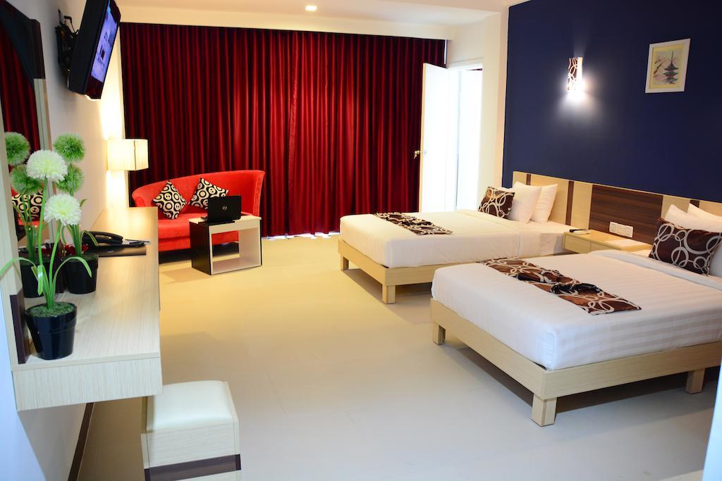 Moon Julie Hotel Sihanoukville Exterior photo